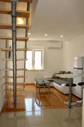 Bobby Apartment